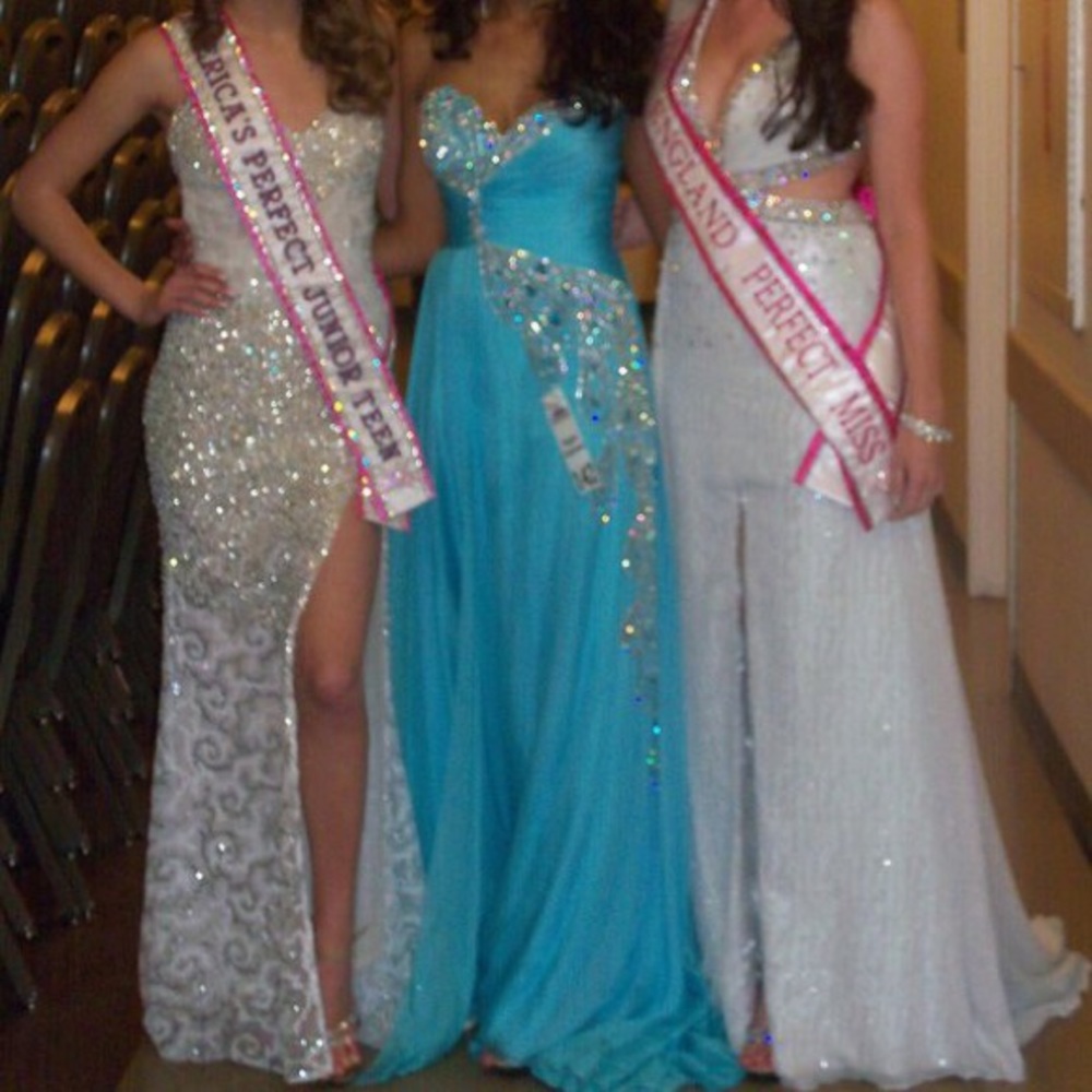 Sherri Hill Strapless Gown (Robin’s Egg Blue)